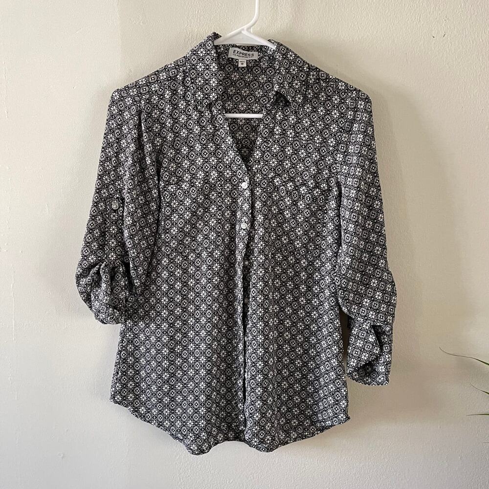 Express Portofino Shirt Women XS Black White Geometric Kaleidoscope Roll Tab Top